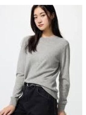 Kinross Light Gray Cashmere Crewneck Sweater